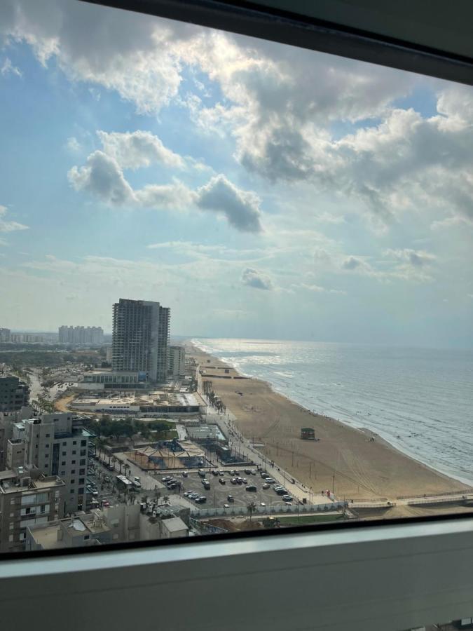 Amazing Suite On The Sea-סוויטה מדהימה על הים Bat Yam Exterior foto