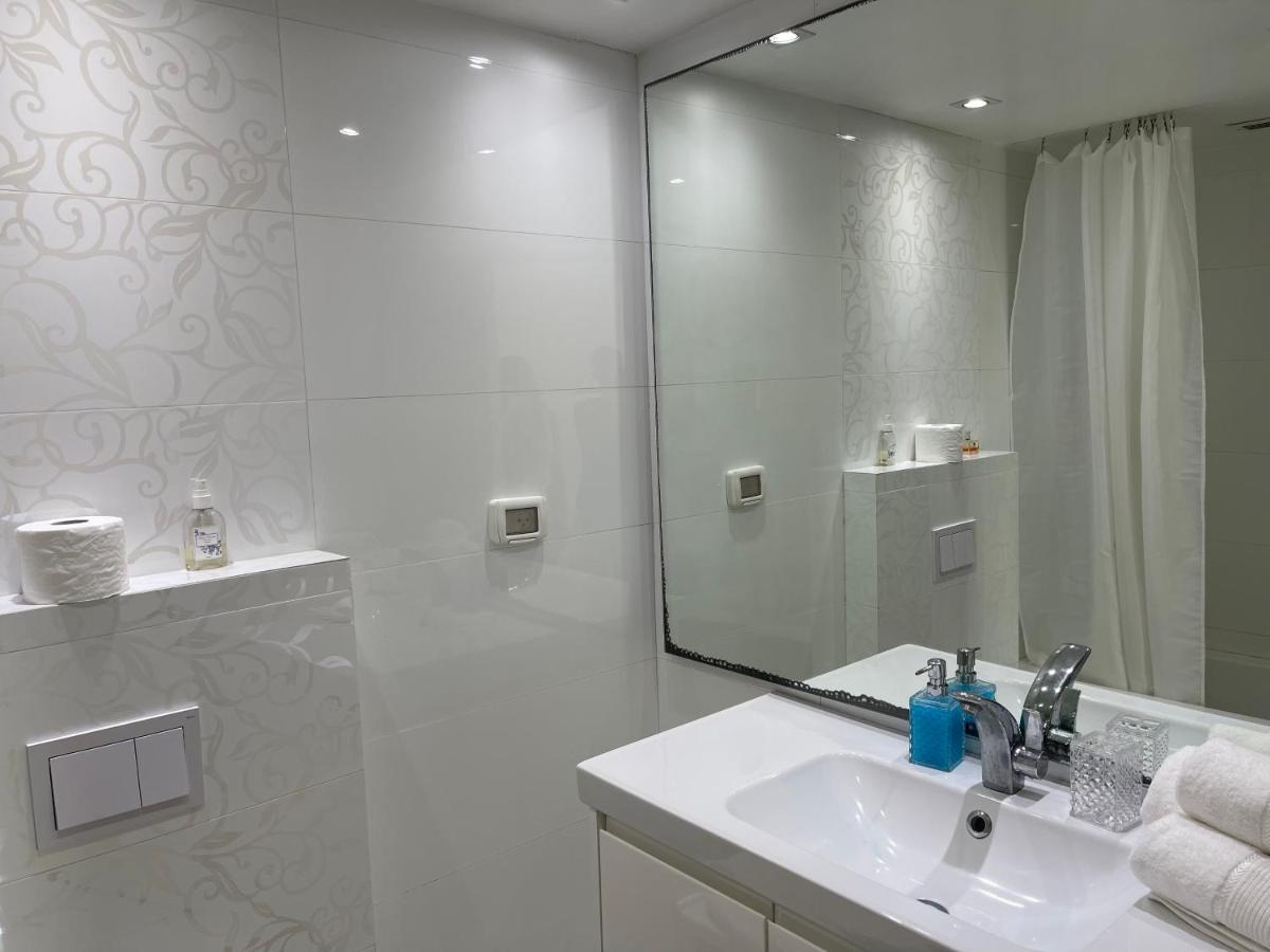 Amazing Suite On The Sea-סוויטה מדהימה על הים Bat Yam Exterior foto